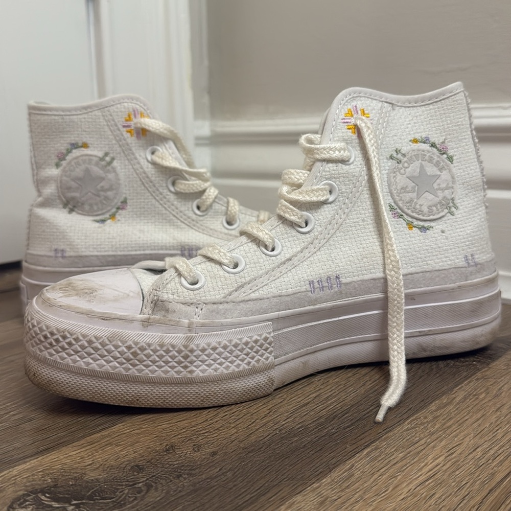 Converse Chuck Taylor All Star Embroidered Floral White High-Top Sneakers